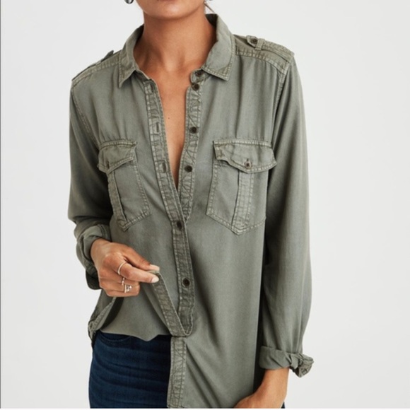 American Eagle Outfitters Tops - {AMERICAN EAGLE} Green Button Down Boyfriend Shirt